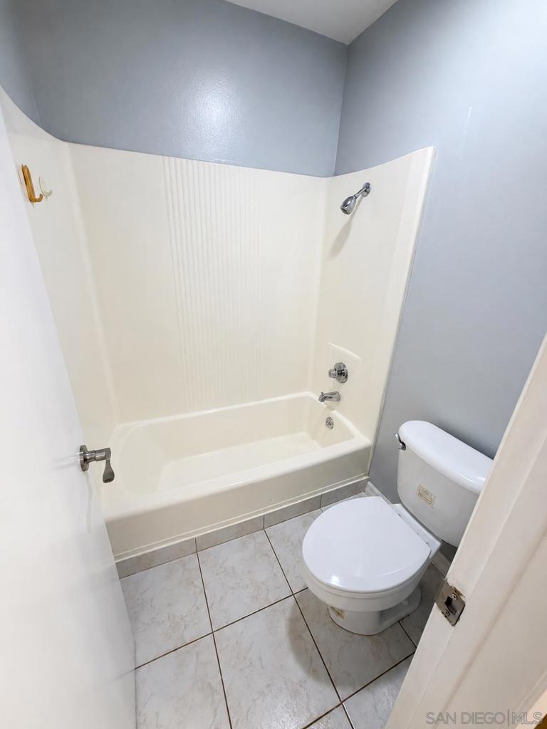18620 Hatteras 105 Property Photo 9