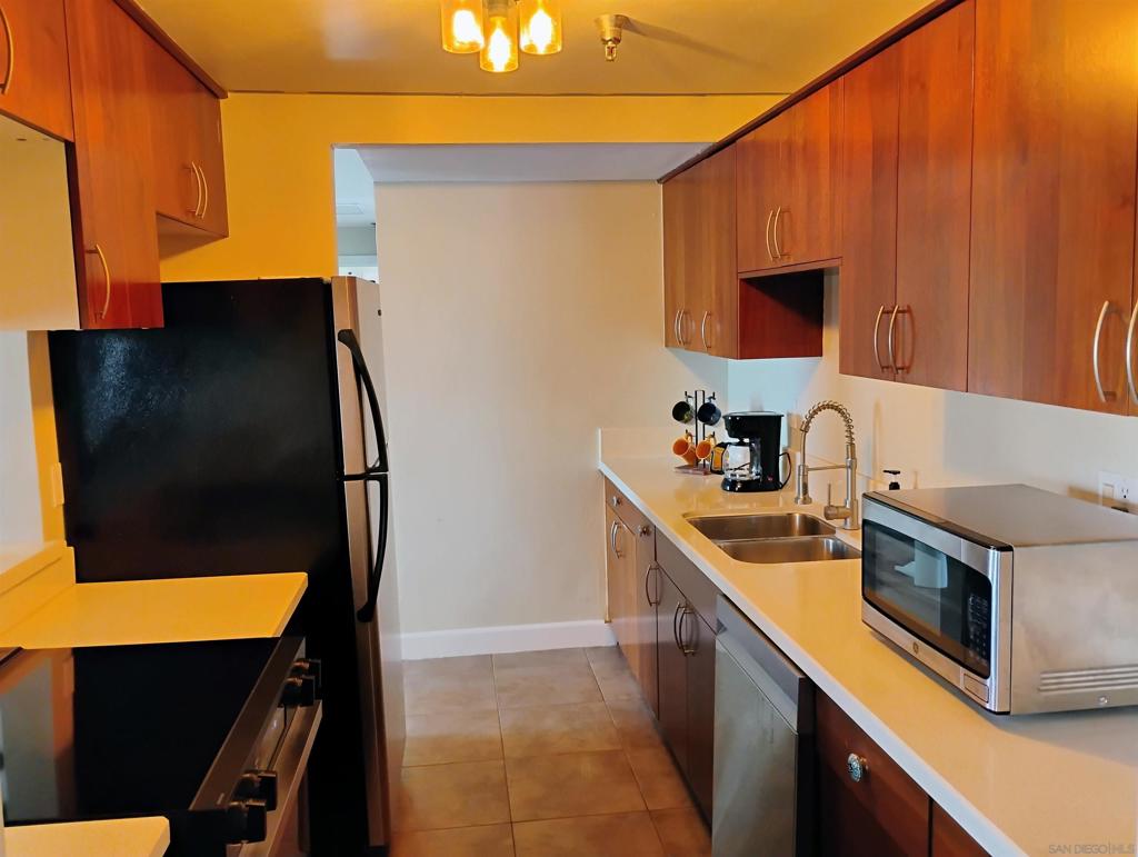 2828 University Ave 307 Property Photo 5