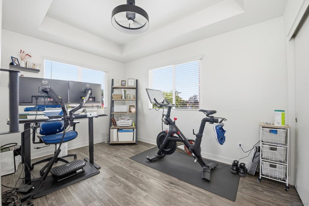 4464 Ocean View Boulevard 1 Property Photo 4