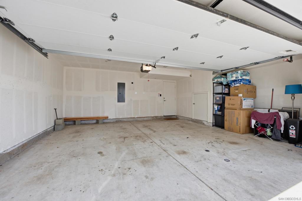 4464 Ocean View Boulevard 1 Property Photo 9