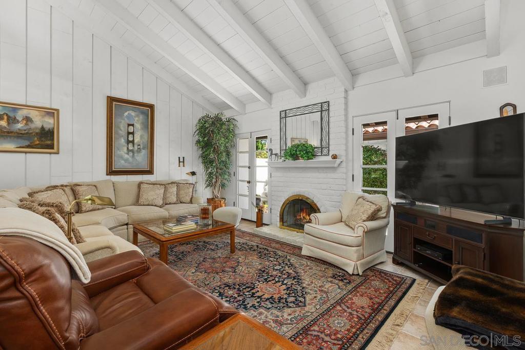 623 Camino Catalina Property Photo 8