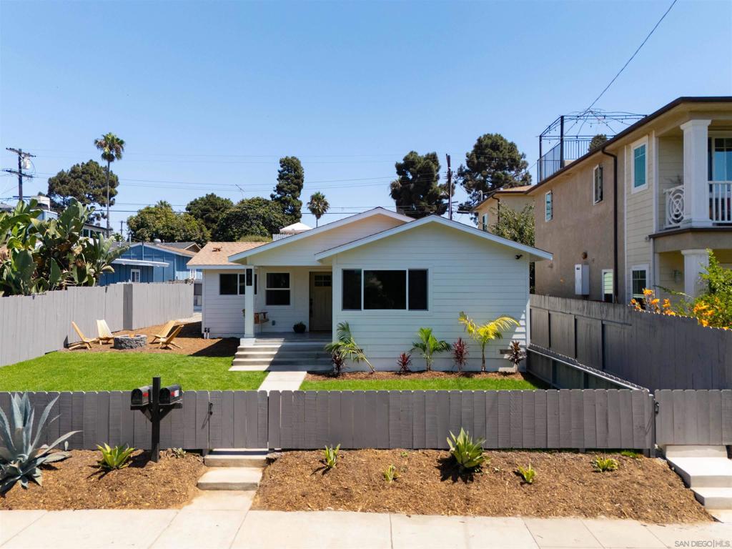 316 S Ditmar Property Photo 1
