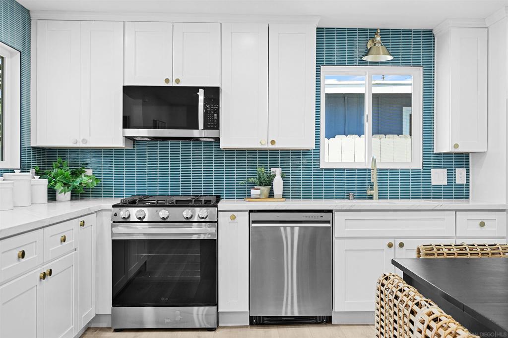 316 S Ditmar Property Photo 8