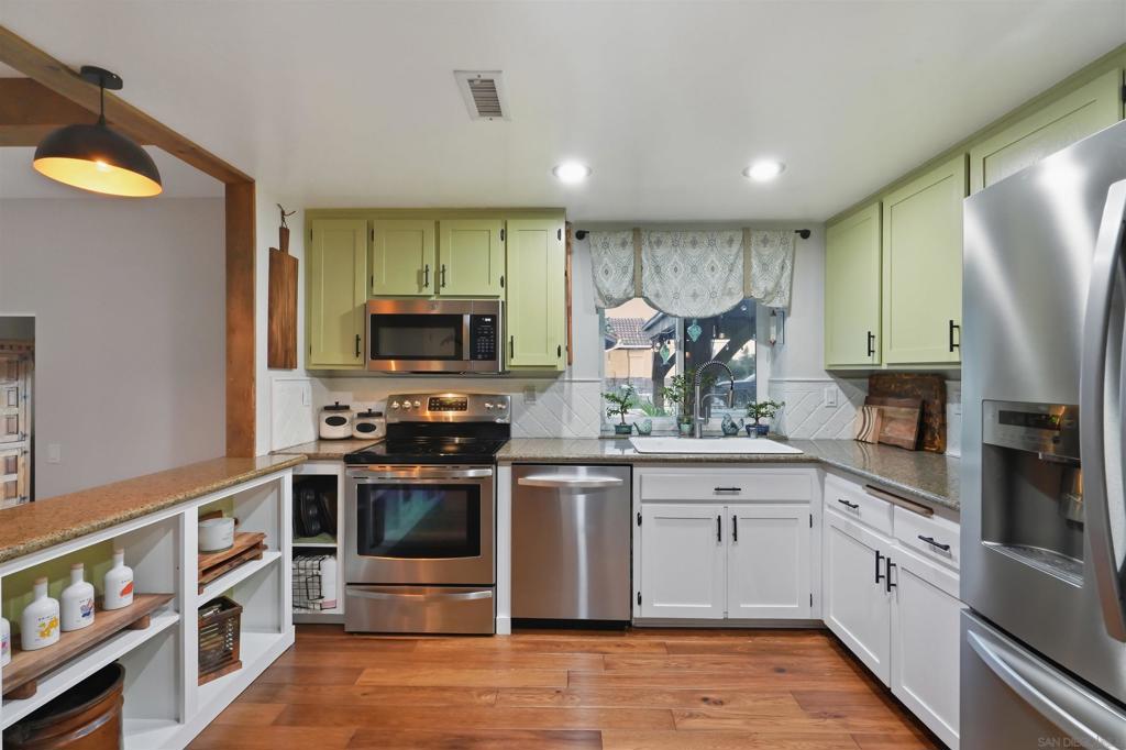 10835 Hillcreek Rd Property Photo 3