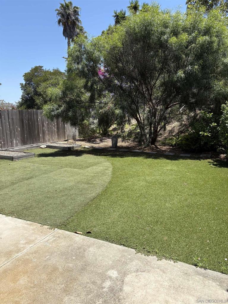 2411 Torrejon Property Photo 14