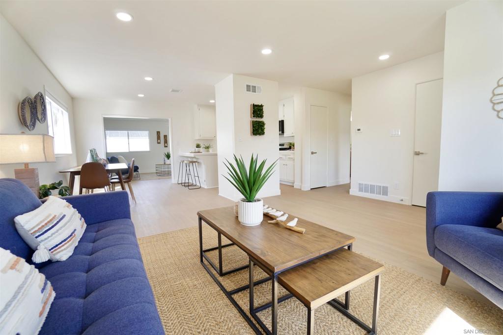6821 Radcliffe Drive Property Photo 6