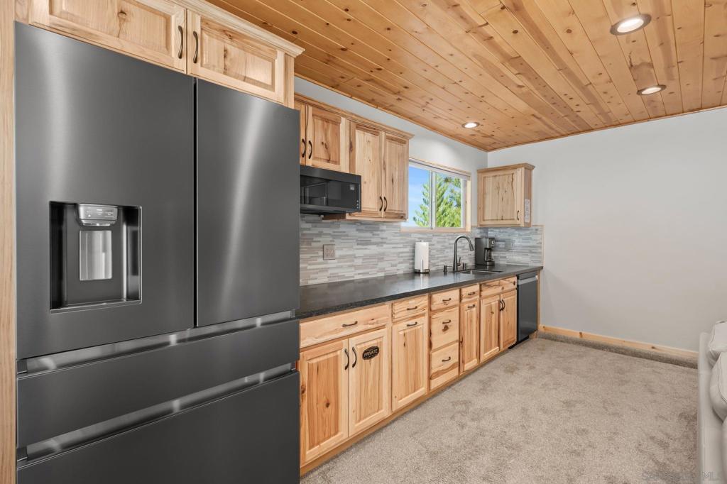 1219 Aspen Dr. Property Photo 12
