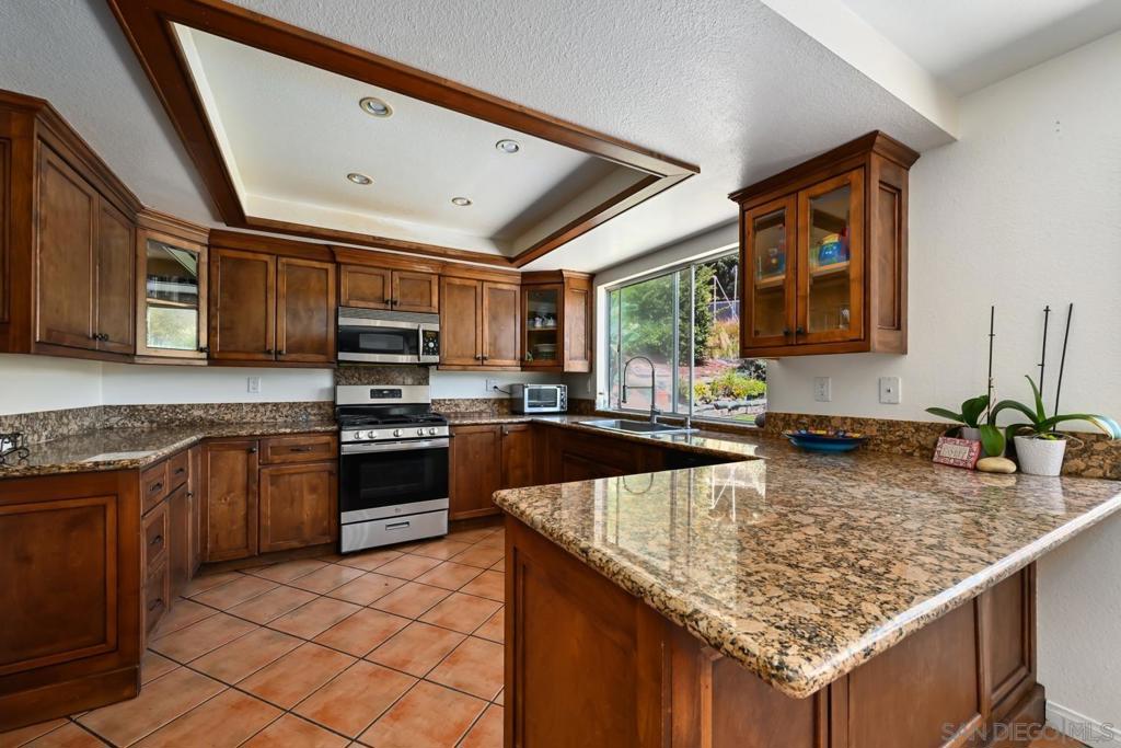 2884 Brandeis Dr. Property Photo 6