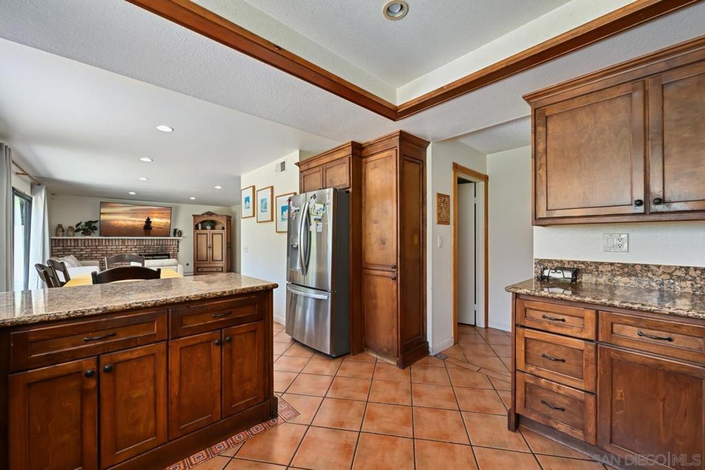 2884 Brandeis Dr. Property Photo 9