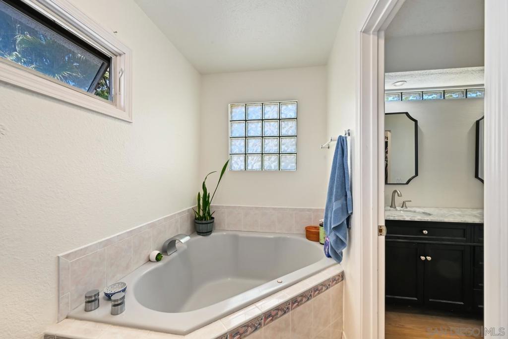 2884 Brandeis Dr. Property Photo 17