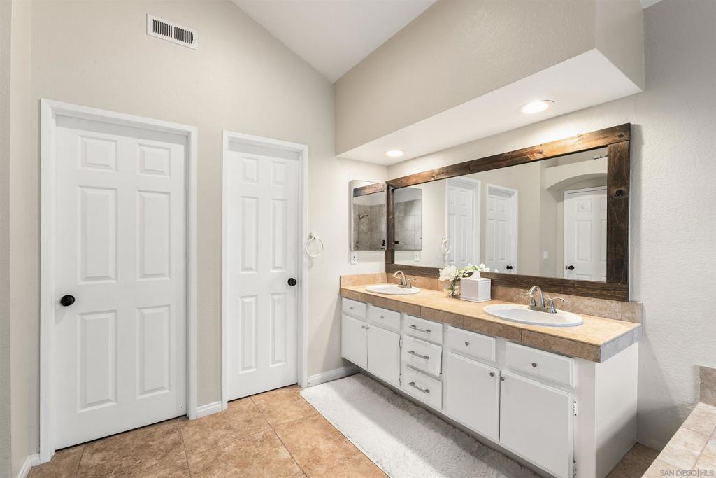2161 Villa Sonoma Glen Property Photo 25