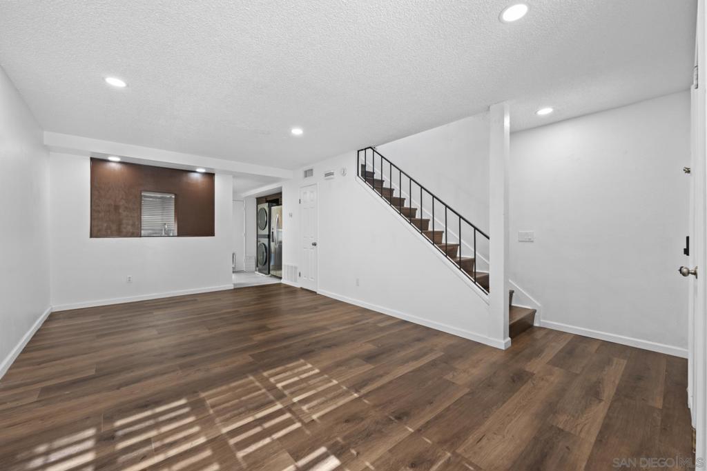 1512 Gustavo Street Unit B B Property Photo 2