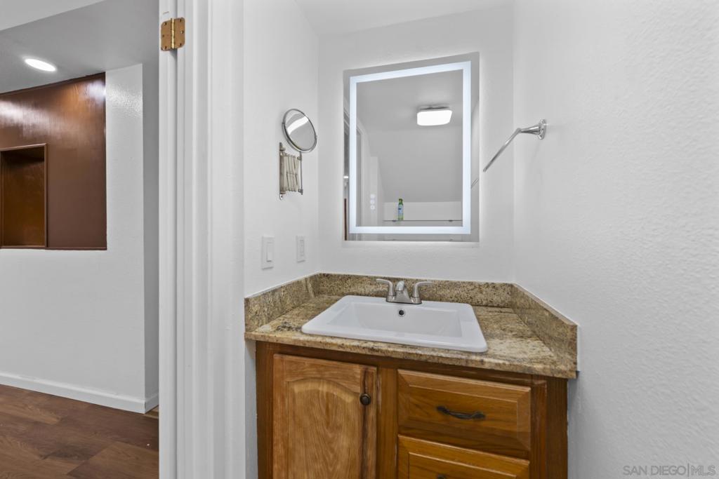 1512 Gustavo Street Unit B B Property Photo 8