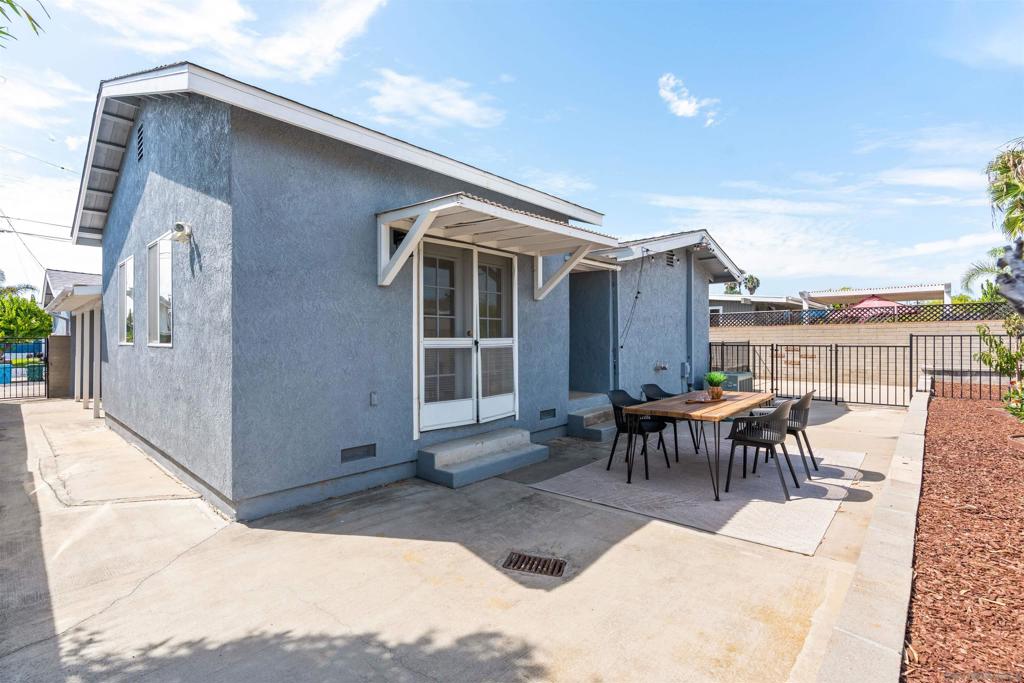 3825 Tiara St Property Photo 42