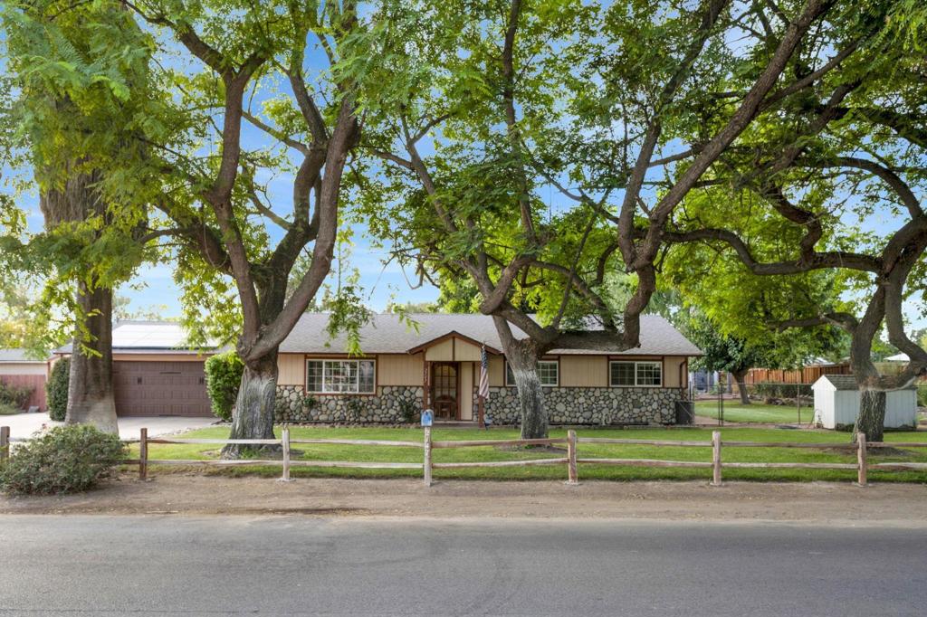 2147 Raymond Ave Property Photo 1
