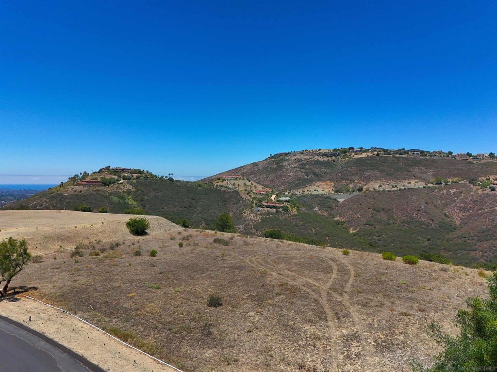 17928 El Brazo Property Photo 3