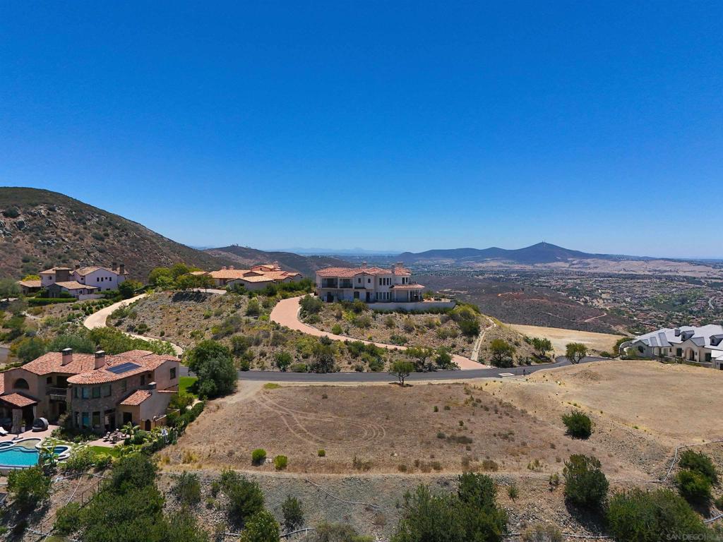 17928 El Brazo Property Photo 5