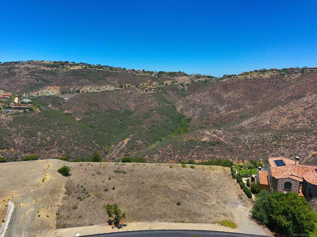 17928 El Brazo Property Photo 9