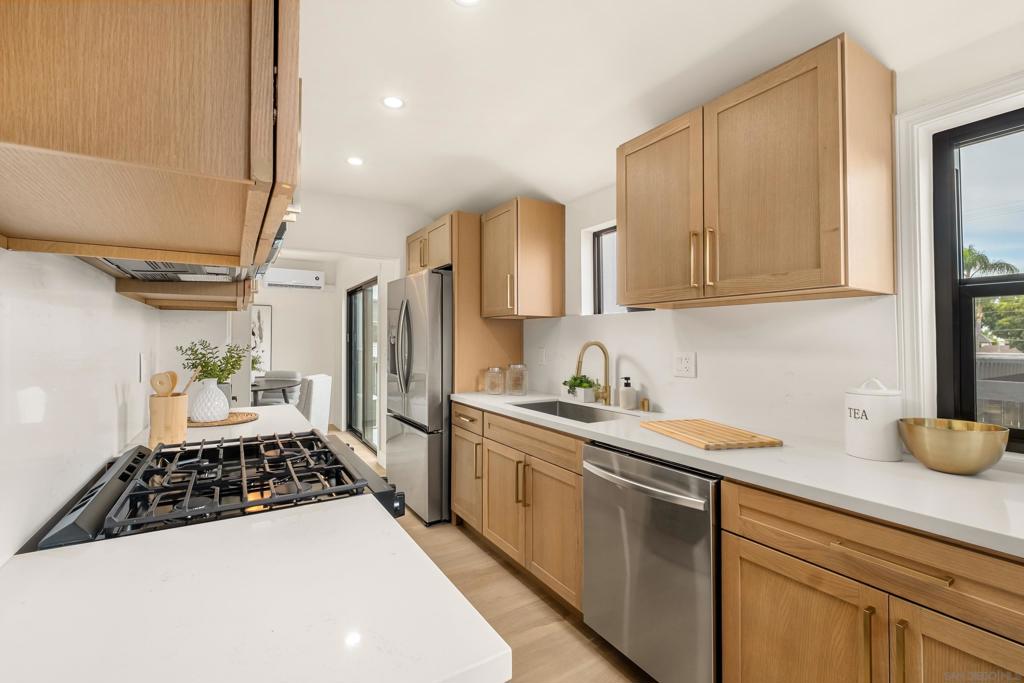 1529 Beryl St Property Photo 17