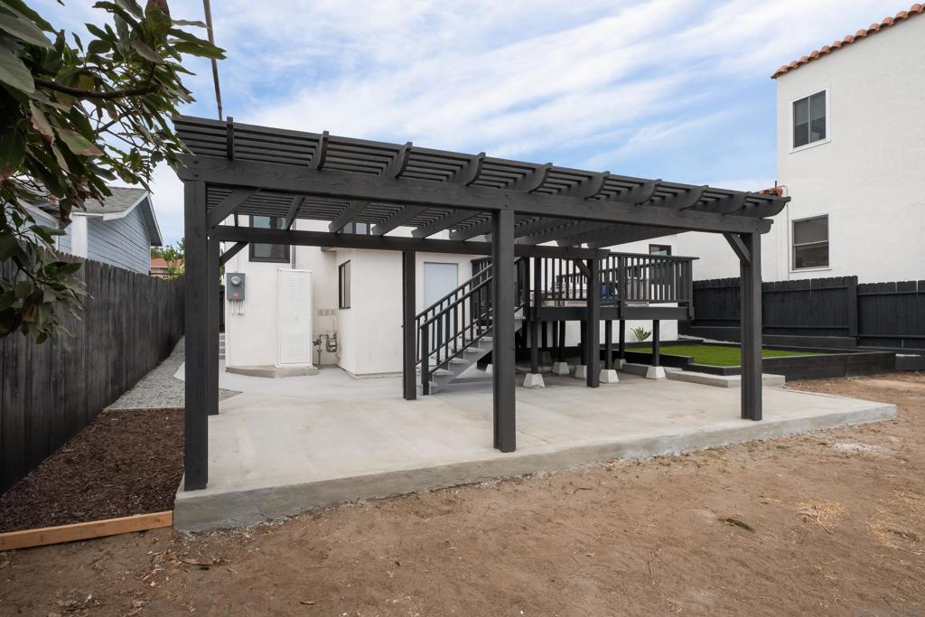 1529 Beryl St Property Photo 34