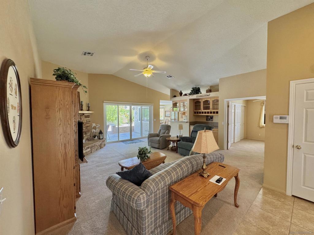 9770 Middlecoff Ct Property Photo 5