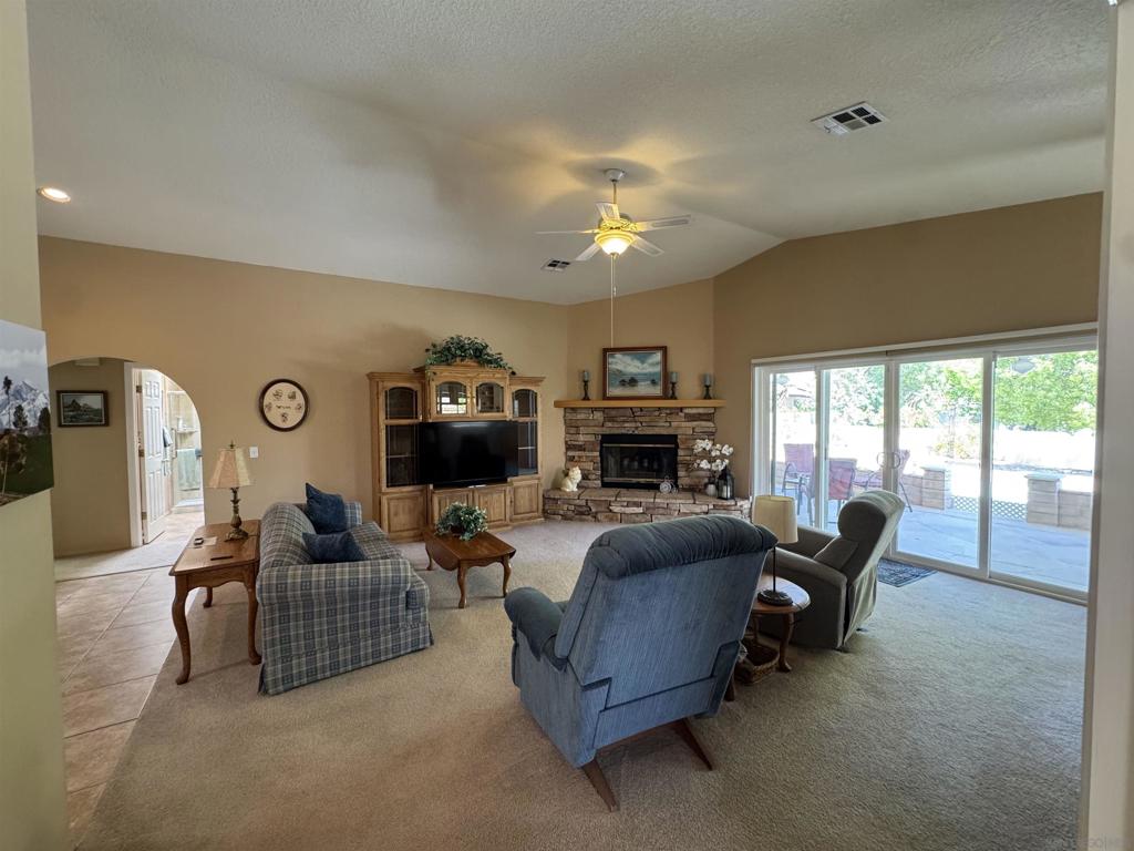 9770 Middlecoff Ct Property Photo 7