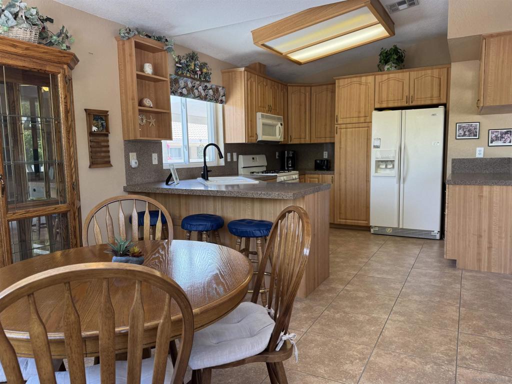 9770 Middlecoff Ct Property Photo 15