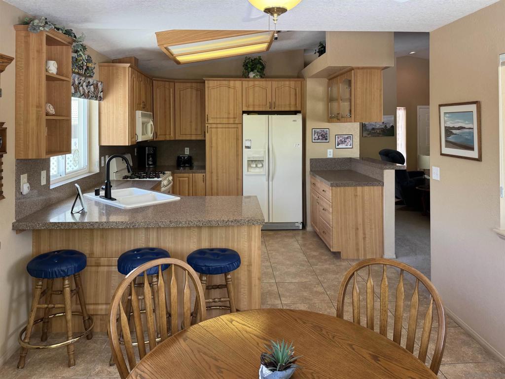 9770 Middlecoff Ct Property Photo 17