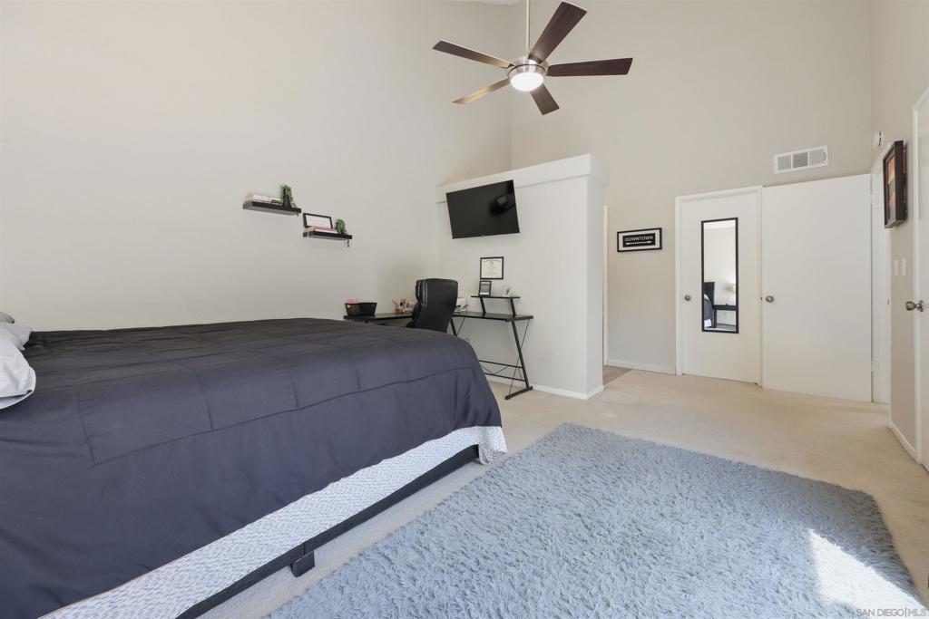 23621 Country Villa Rd Property Photo 9