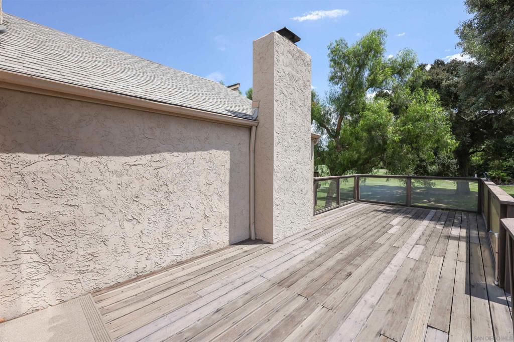 23621 Country Villa Rd Property Photo 15