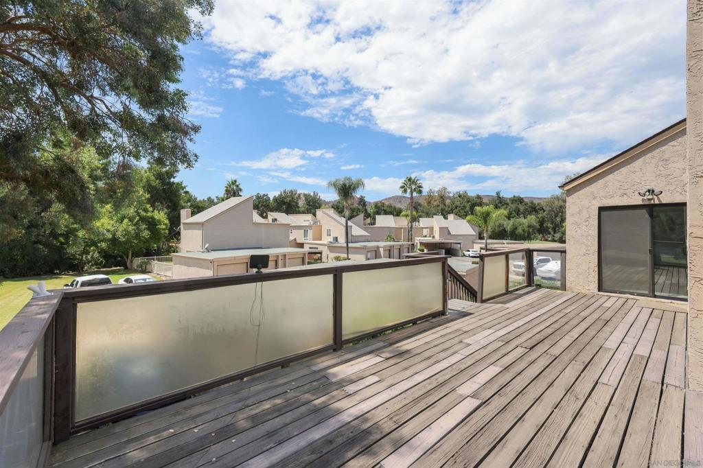 23621 Country Villa Rd Property Photo 16
