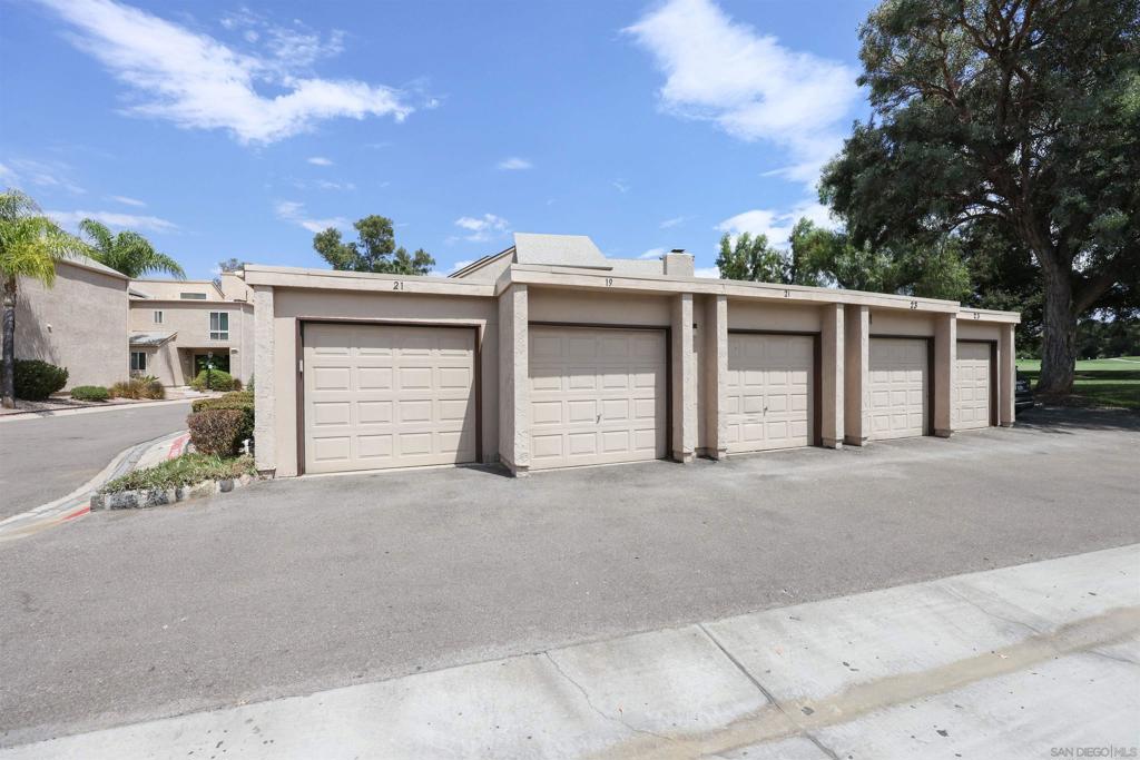 23621 Country Villa Rd Property Photo 22
