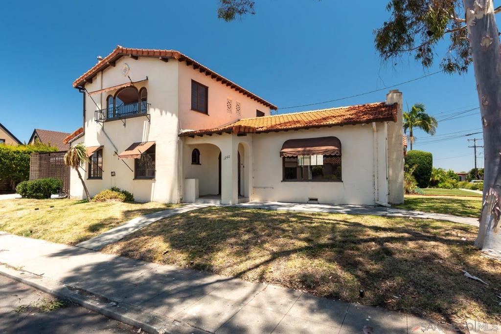 1240 Golden Gate Dr. Property Photo 2