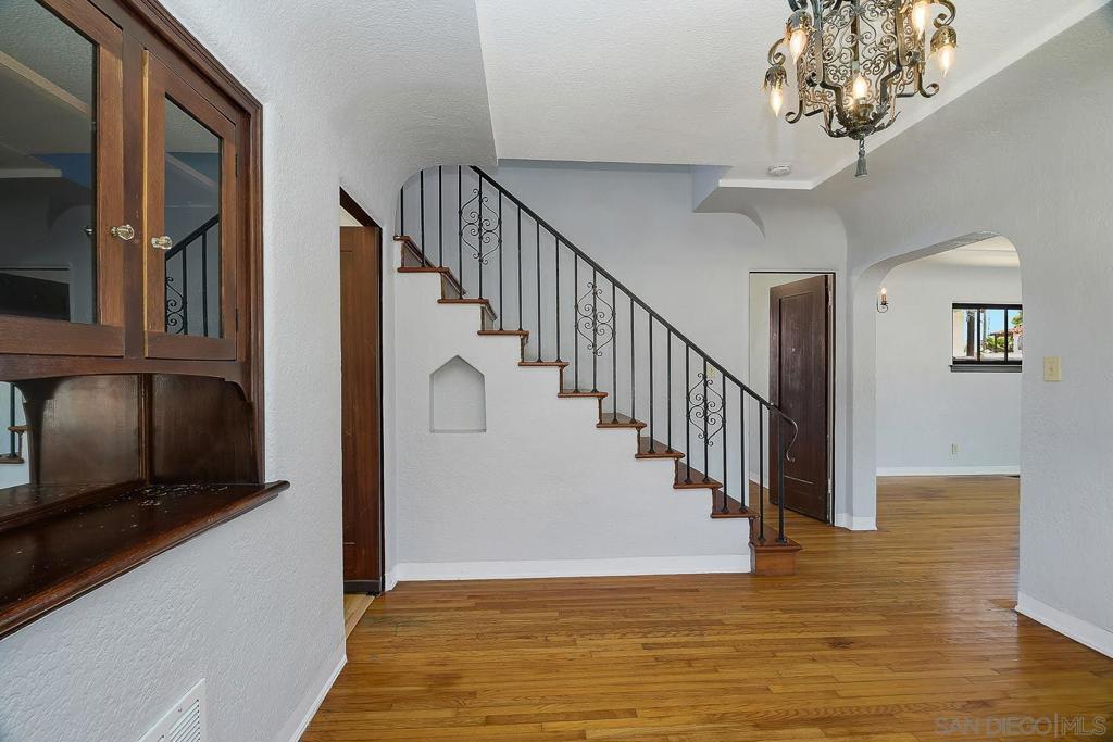 1240 Golden Gate Dr. Property Photo 16