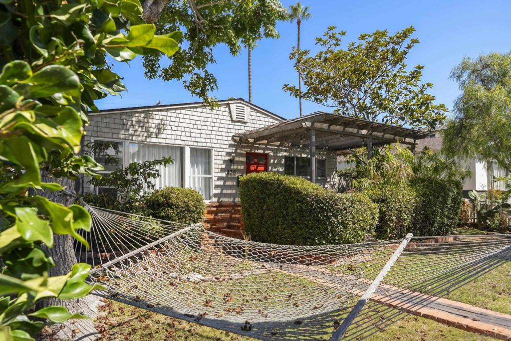 336 Bonair St Property Photo 2