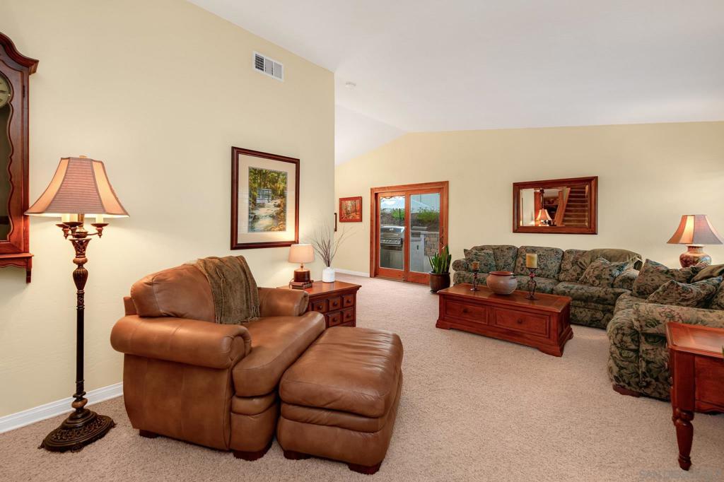 1734 Treseder Cir Property Photo 7