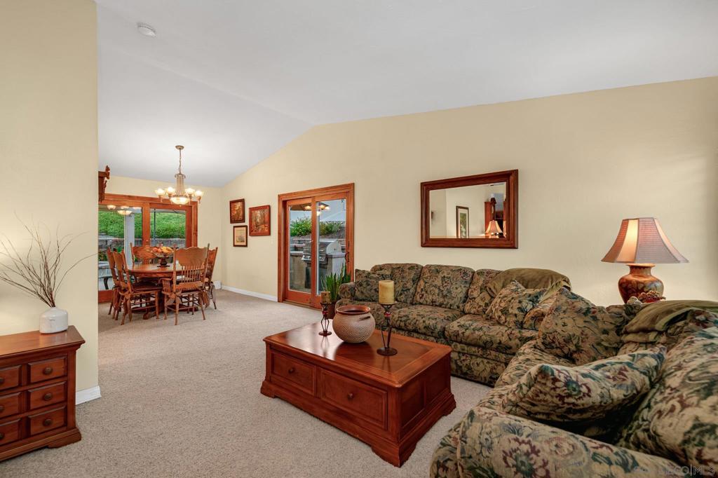 1734 Treseder Cir Property Photo 8