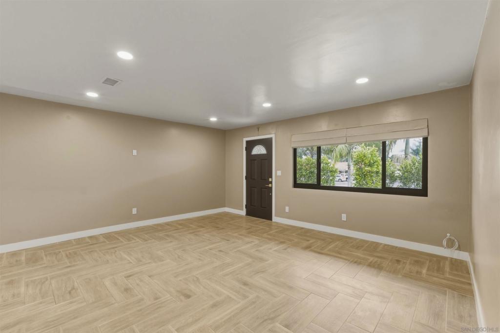519 Camelot Dr Property Photo 23