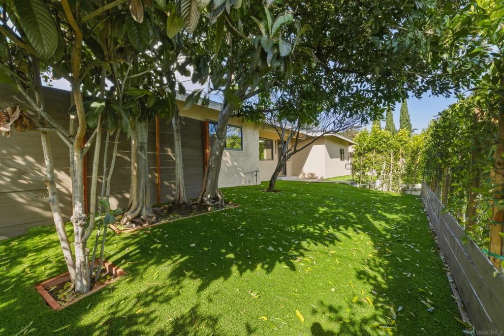 519 Camelot Dr Property Photo 25
