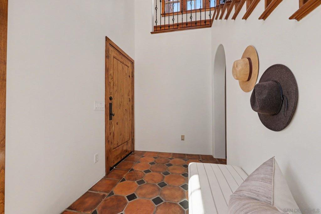 7929 Entrada De Luz East Property Photo 28