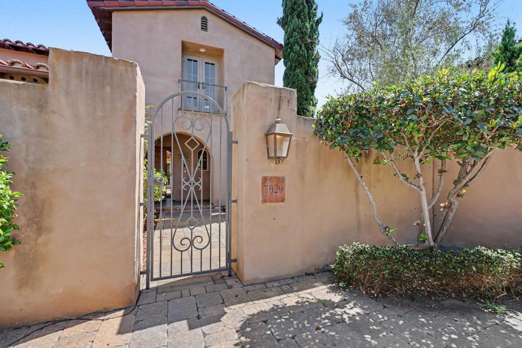 7929 Entrada De Luz East Property Photo 47