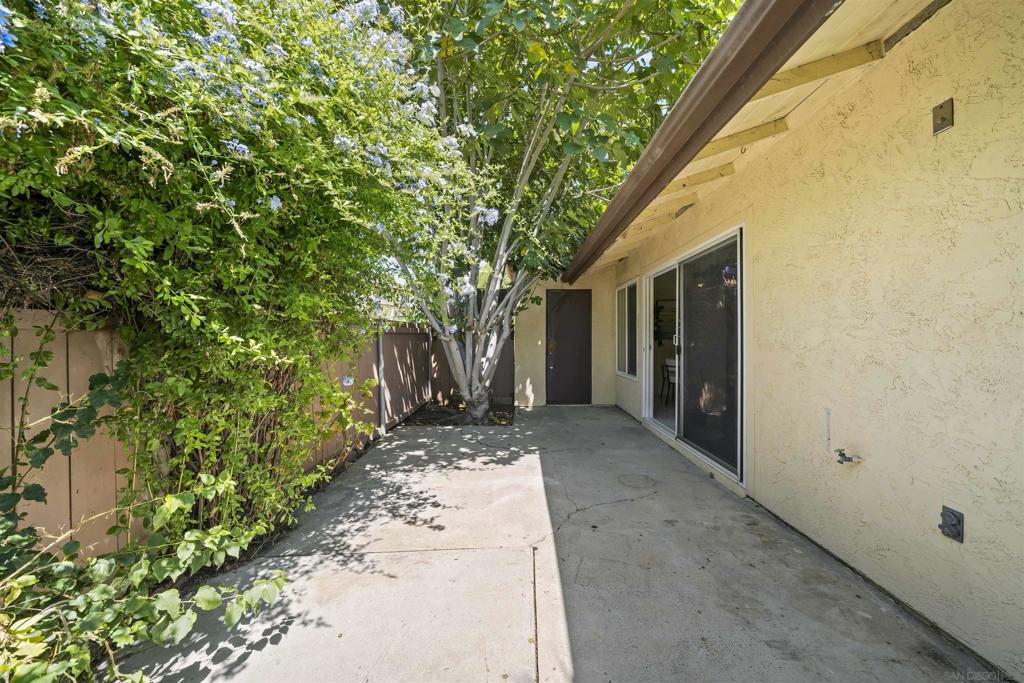1725 Regency Way C Property Photo 14