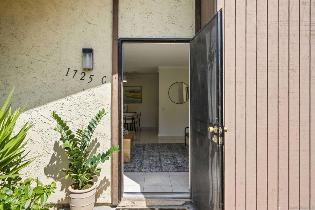 1725 Regency Way C Property Photo 17