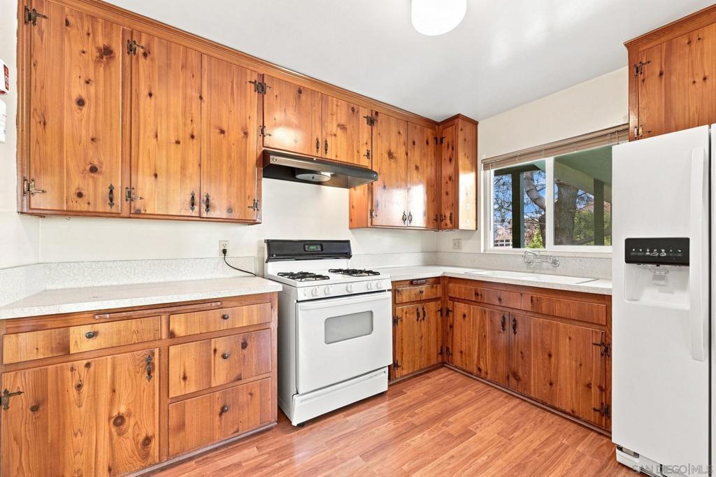 1029 Hayes Ave Property Photo 32