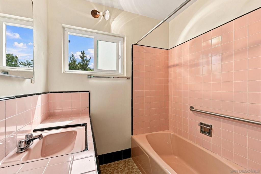 1029 Hayes Ave Property Photo 36