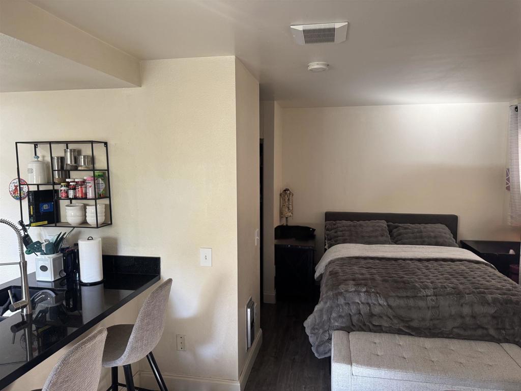 871 W San Ysidro Blvd 9 Property Photo 3