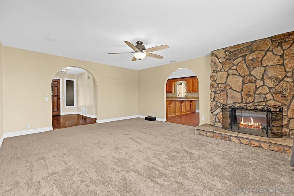 23627 Scarbery Way Property Photo 5