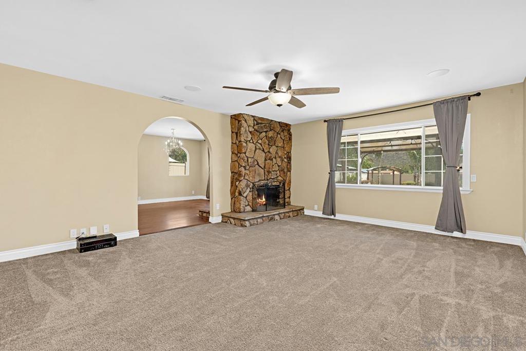 23627 Scarbery Way Property Photo 6