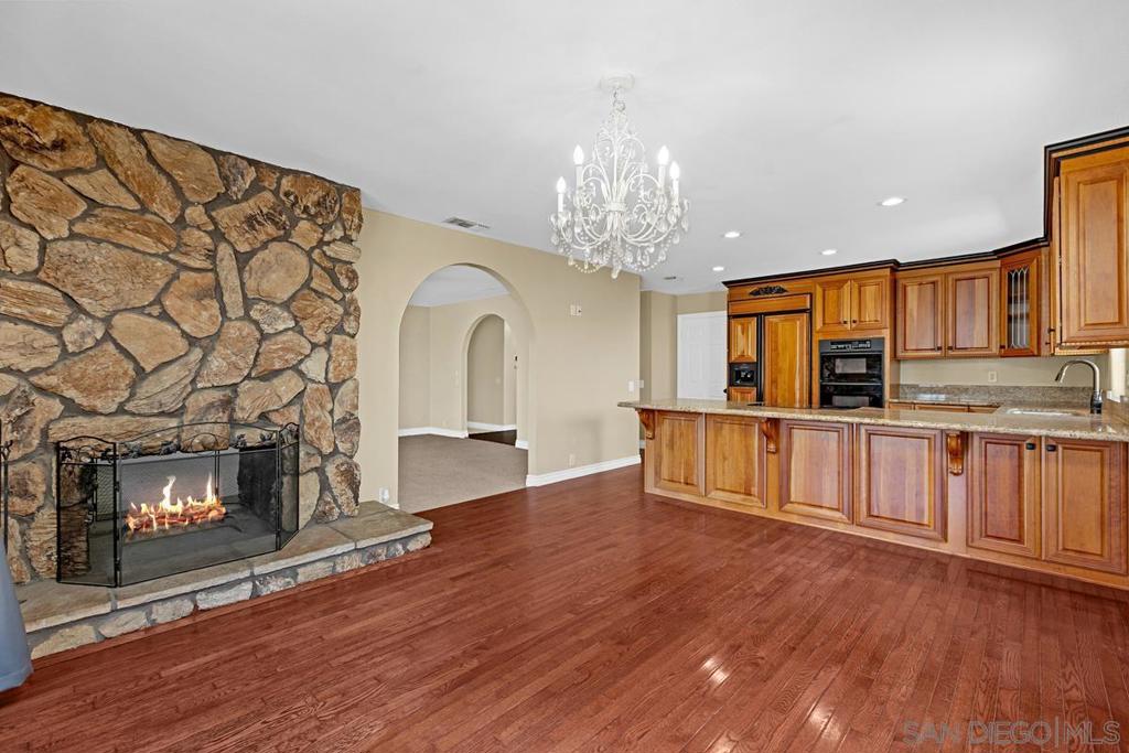 23627 Scarbery Way Property Photo 9