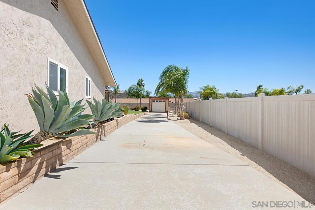 23627 Scarbery Way Property Photo 30